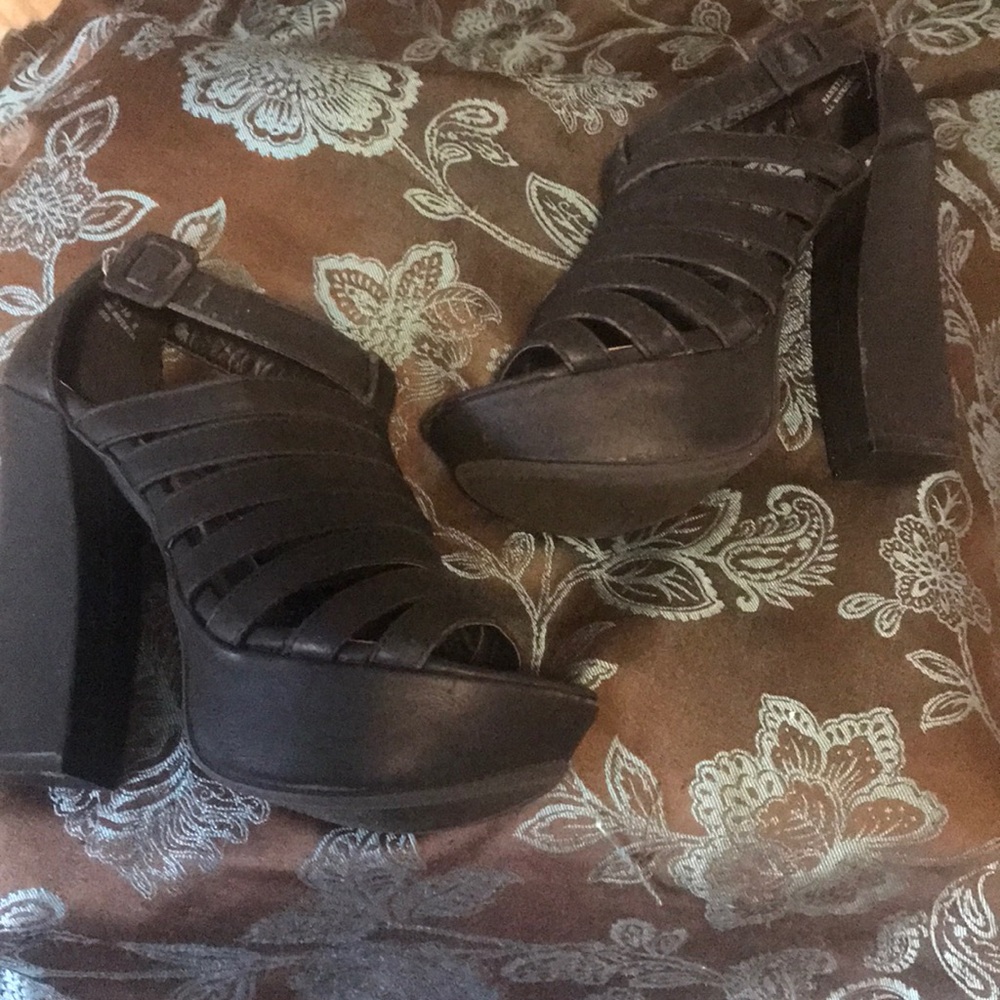 Black  chunky heel sandal